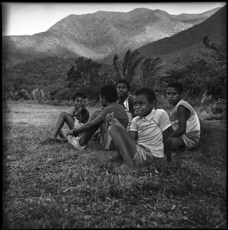 François Vogel - 6x6_caledonie_thio_enfants.jpg